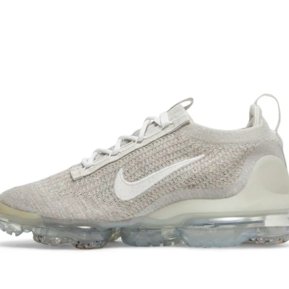 Nike White Flyknit VaporMax Shoes